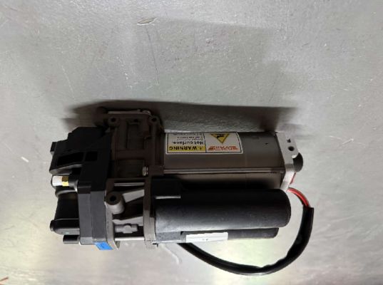 Насос пневматической подвески Audi Airmatic 80A616005 40A616005E для Audi Q5/Sportback 2017 - 2025